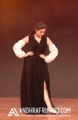 Beautiful-Anchor-Sreemukhi-in-Black-Dress-Photos4.jpg